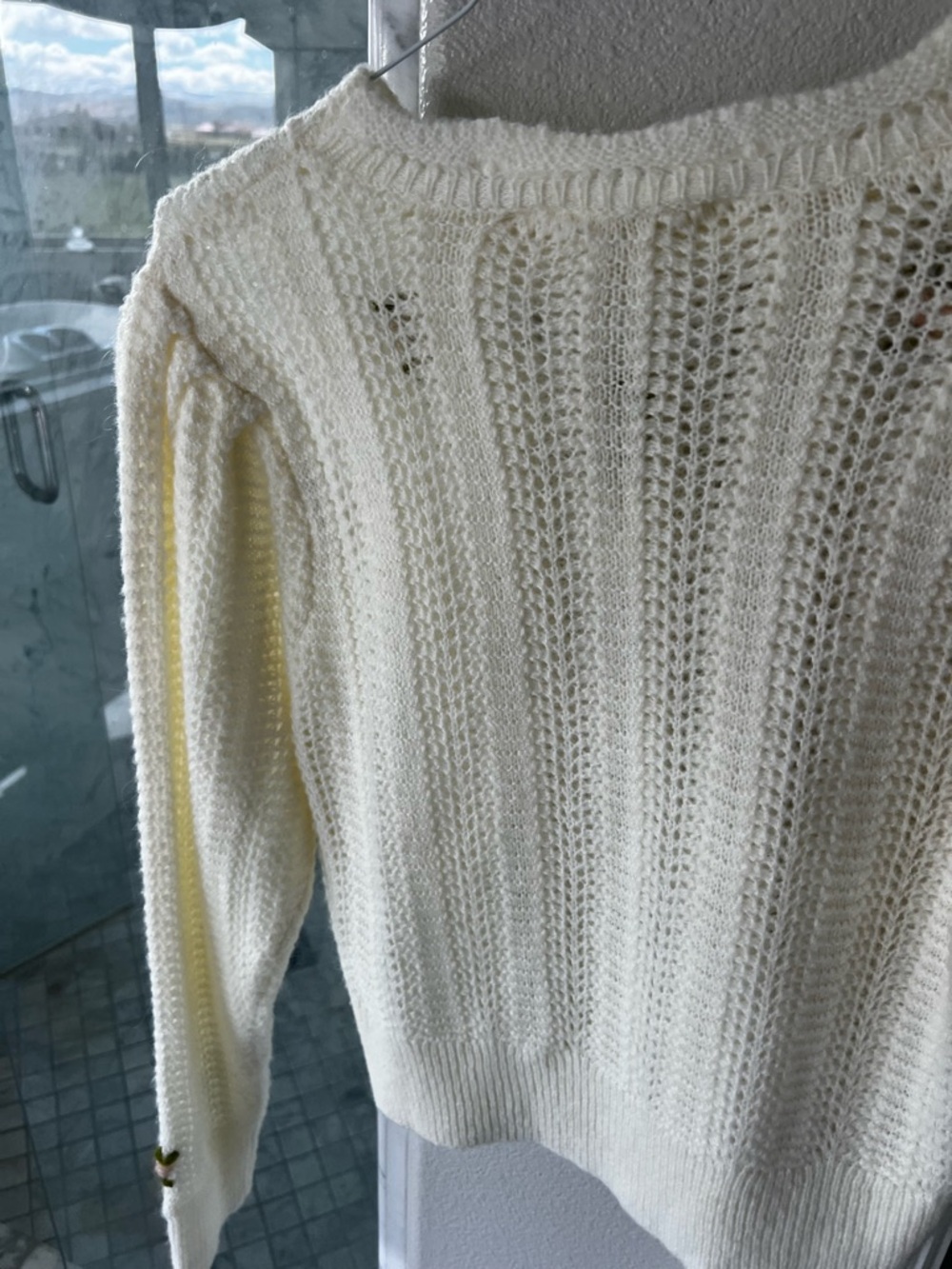 Women’s Small Astr Wool Cream Colored Floral Cropped Sweater - Picture 13 of 15